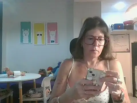 Snapshot of Calentandote chatting on 10-20-25, 08:15 Calentandote online show from 10-20-25, 08:15