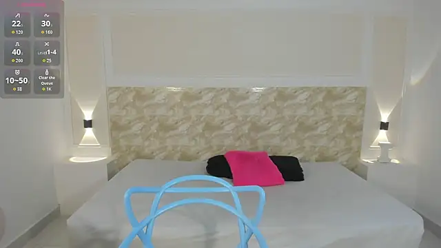 AliceRoss0 online show from 10-31-25, 08:21