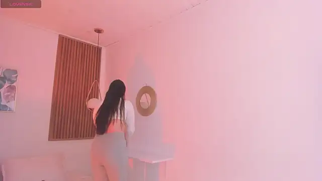 TiffanyWright online show from 01-19-26, 01:04