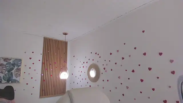 TiffanyWright online show from 04-05-26, 01:52