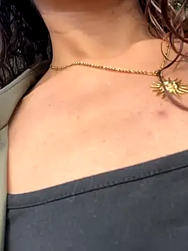 Snapshot of ValeriEvan chatting on 10-26-25, 08:15 ValeriEvan online show from 10-26-25, 08:15