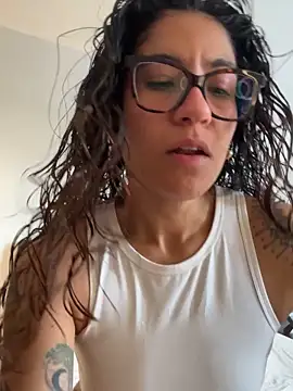 Snapshot of ValeriEvan chatting on 11-24-25, 08:30 ValeriEvan online show from 11-24-25, 08:30