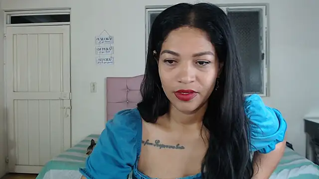 Snapshot of makennaa_ chatting on 04-21-26, 10:21 makennaa online show from 04-21-26, 10:21