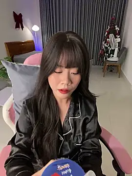 Snapshot of -rosiie- chatting on 02-17-25, 04:15 -rosiie- online show from 02-17-25, 04:15