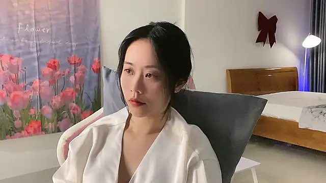 Snapshot of -rosiie- chatting on 02-28-25, 03:04 -rosiie- online show from 02-28-25, 03:04