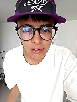 Snapshot of Cuervo_maniaco chatting on 12-15-24, 02:37 Cuervo maniaco online show from 12-15-24, 02:37