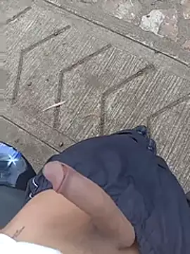 Snapshot of Cuervo_maniaco chatting on 11-04-25, 07:35 Cuervo maniaco online show from 11-04-25, 07:35