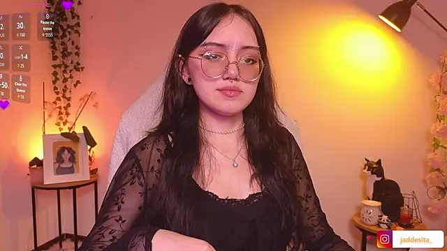 suzumi   online show from 10-22-25, 05:08