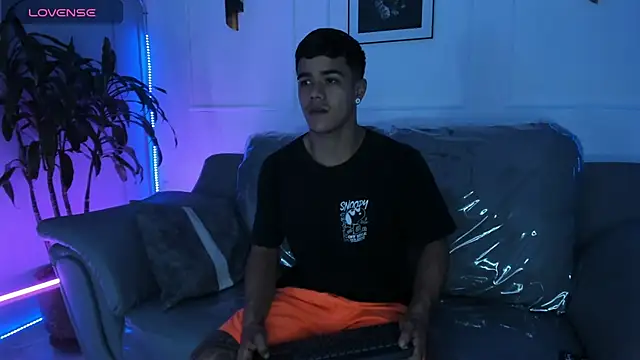 Rob saenz  online show from 12-22-25, 04:15