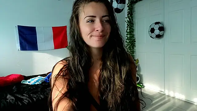 Snapshot of Sapphir3xoxo chatting on 07-05-26, 12:23 Sapphir3xoxo online show from 07-05-26, 12:23
