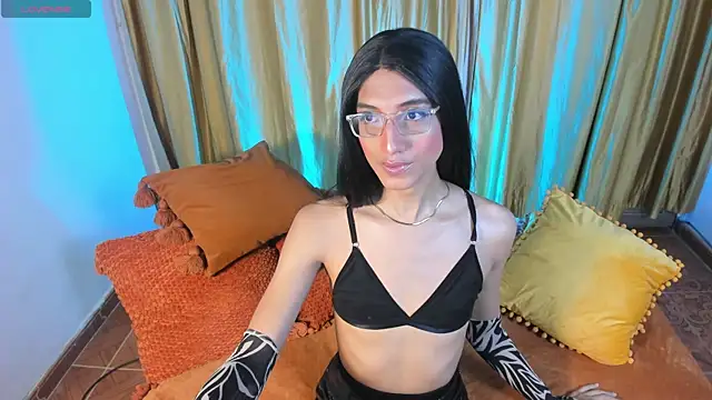 Snapshot of CharlotteLauren chatting on 07-24-26, 04:21 CharlotteLauren online show from 07-24-26, 04:21