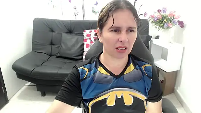 victoria jones online show from 05-18-26, 01:50