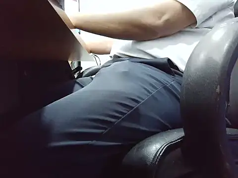 Snapshot of m3ed74@xh chatting on 07-21-26, 03:53 m3ed74xh online show from 07-21-26, 03:53