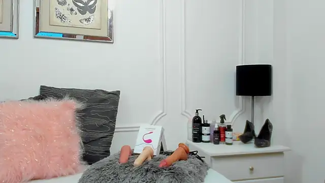 Snapshot of Santy_carrington chatting on 01-20-25, 10:04 Santy carrington online show from 01-20-25, 10:04