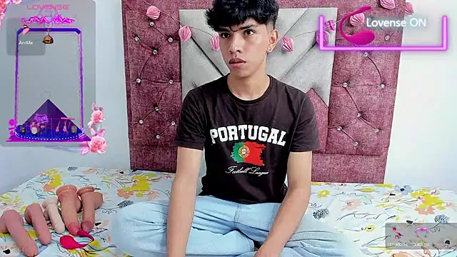 Snapshot of Santy_carrington chatting on 03-07-25, 08:44 Santy carrington online show from 03-07-25, 08:44