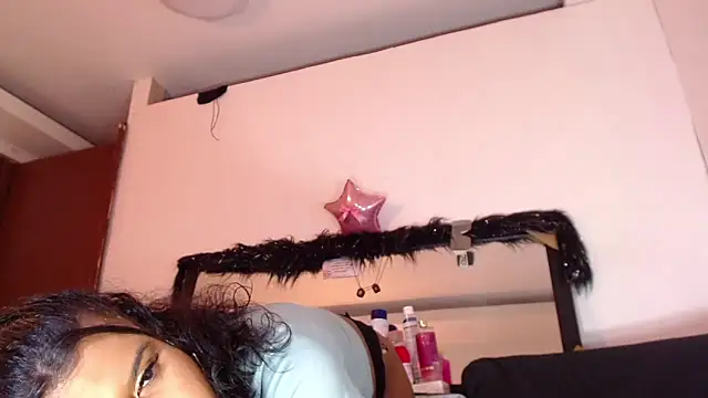 DaniBoom12 online show from 02-18-25, 01:54