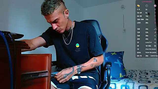 bray hotboy777 online show from 11-12-25, 03:01