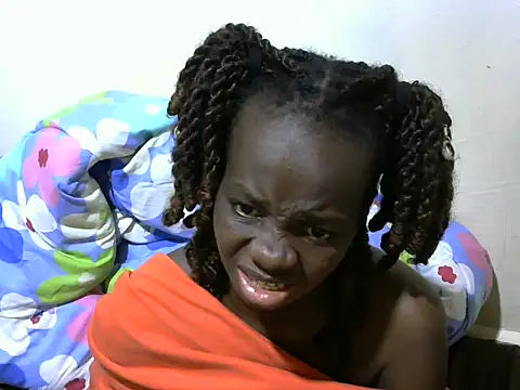 Snapshot of Thicky_kyla chatting on 05-16-26, 12:18 Thicky kyla online show from 05-16-26, 12:18