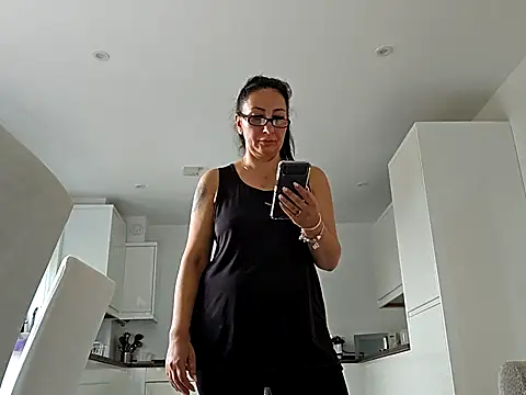 Snapshot of Misscorpion69 chatting on 10-13-25, 12:05 Misscorpion69 online show from 10-13-25, 12:05