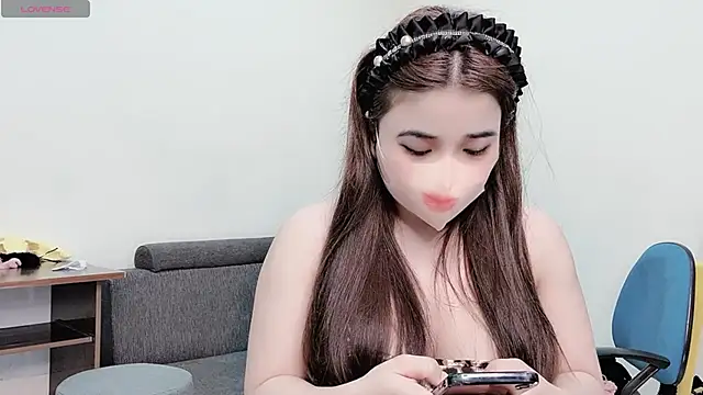 LyLy Office online show from 12-26-24, 03:38