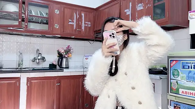 LyLy Office online show from 03-10-26, 03:11