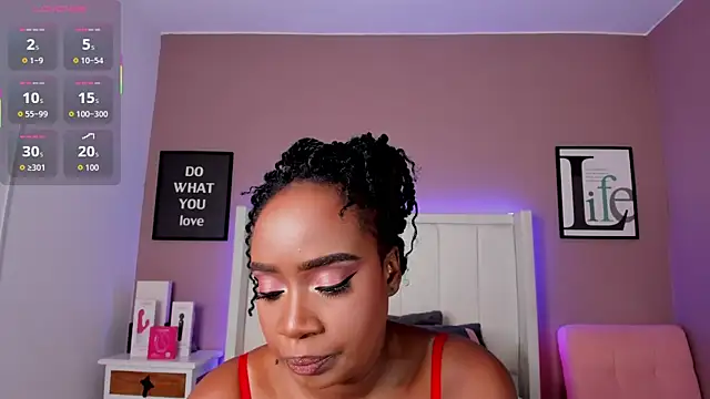 Britanymooree online show from 12-17-25, 08:04