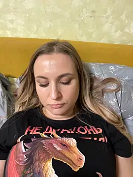 Snapshot of OlgaBuzzz chatting on 02-04-25, 12:00 OlgaBuzzz online show from 02-04-25, 12:00