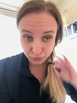 Snapshot of OlgaBuzzz chatting on 03-17-25, 10:06 OlgaBuzzz online show from 03-17-25, 10:06