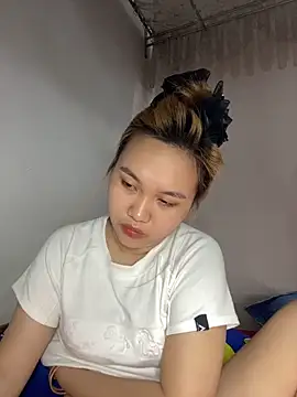 Snapshot of Odette68 chatting on 06-11-26, 12:32 Odette68 online show from 06-11-26, 12:32