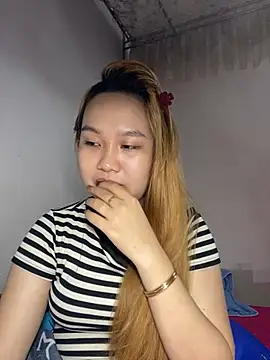 Snapshot of Odette68 chatting on 06-16-26, 12:02 Odette68 online show from 06-16-26, 12:02