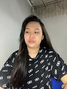 Snapshot of Odette68 chatting on 07-17-26, 01:56 Odette68 online show from 07-17-26, 01:56