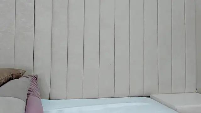 Littleolivia  online show from 03-05-25, 01:06