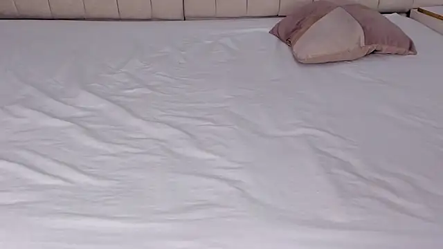 Littleolivia  online show from 03-19-25, 12:56