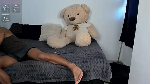 Snapshot of LittleParker chatting on 06-26-26, 02:21 LittleParker online show from 06-26-26, 02:21
