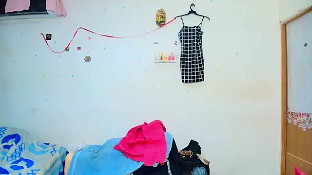 Snapshot of mia_foxts chatting on 07-18-26, 07:34 mia foxts online show from 07-18-26, 07:34