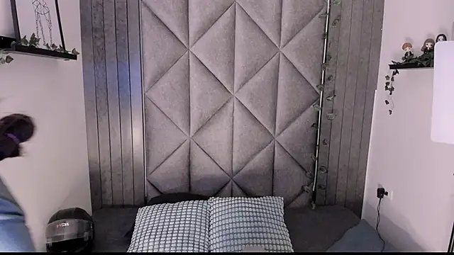 AbbyWathson online show from 11-18-25, 07:29