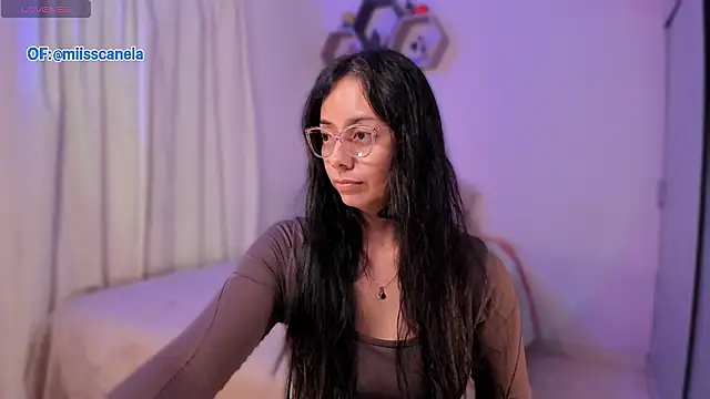 Aleja24Evans online show from 10-27-25, 12:04