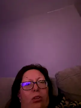 Ailsa Bliss online show from 10-15-25, 01:17