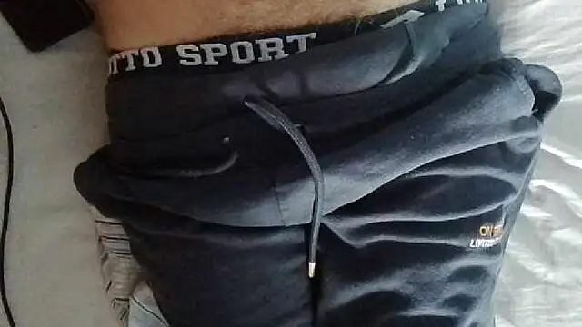 Snapshot of Bisex_Italian chatting on 09-27-25, 08:52 Bisex Italian online show from 09-27-25, 08:52