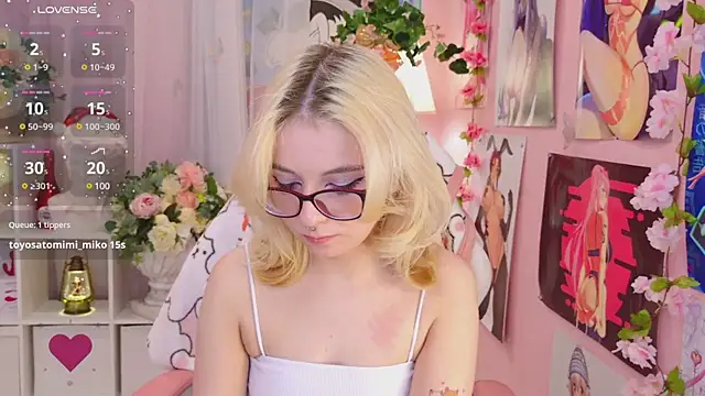 Coconut Mia online show from 12-24-24, 03:05