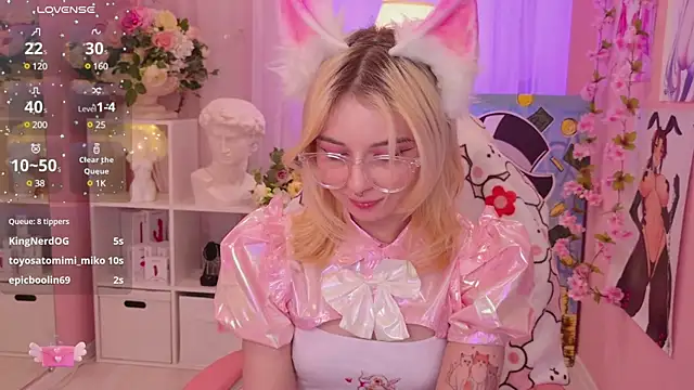 Coconut Mia online show from 01-13-25, 01:02