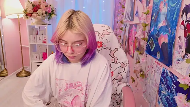 Coconut Mia online show from 11-21-25, 05:00