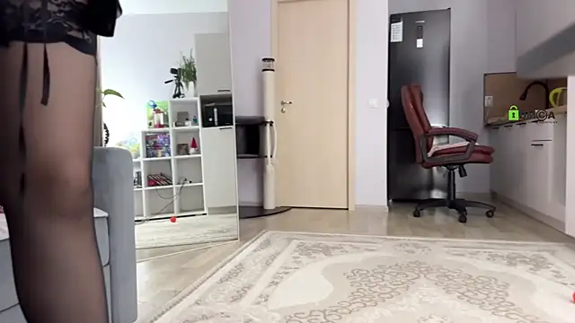 Snapshot of Victoria1Love chatting on 02-26-25, 04:35 Victoria1Love online show from 02-26-25, 04:35