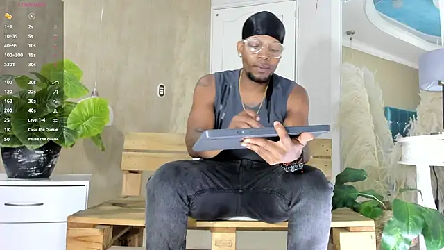 Snapshot of RicoBrown777_ chatting on 07-07-26, 04:15 RicoBrown777 online show from 07-07-26, 04:15