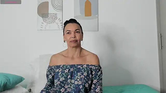 Evawalker  online show from 11-06-25, 03:18