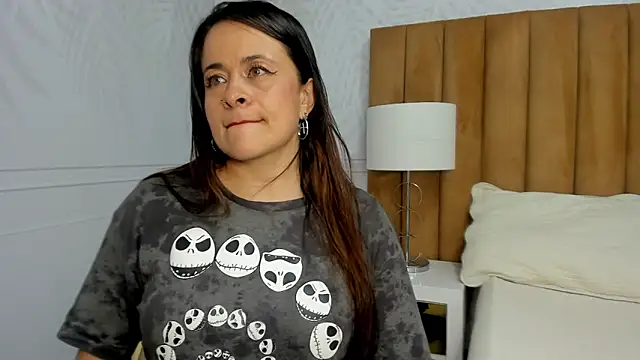 Daphne81  online show from 03-01-25, 09:07