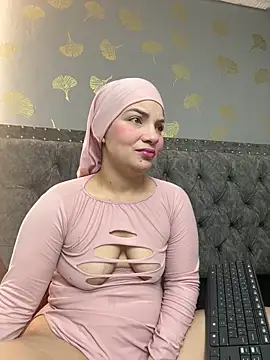 Layla kaderr online show from 04-14-26, 11:22