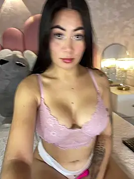 Snapshot of _MadiLee_ chatting on 07-11-26, 12:46 MadiLee online show from 07-11-26, 12:46