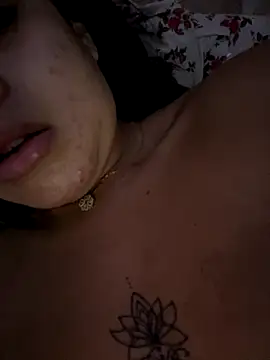 Snapshot of Avint-Perfeita chatting on 09-12-25, 06:52 Avint-Perfeita online show from 09-12-25, 06:52