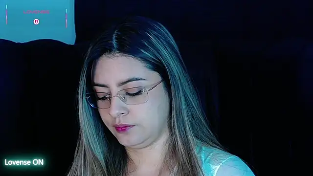 Snapshot of AspenRuss chatting on 01-08-26, 09:17 AspenRuss online show from 01-08-26, 09:17